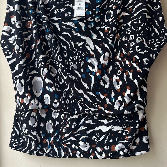 Chic Black and White Patterned Women's Top - Picture 3 of 9